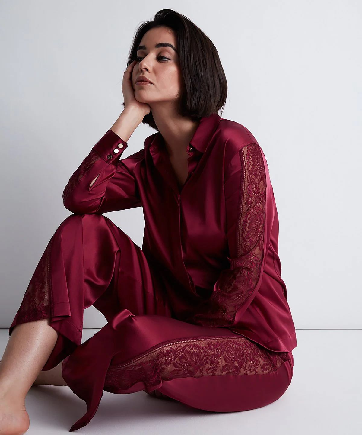 Midnight Whisper Pantalon Crimson Red - Image 6